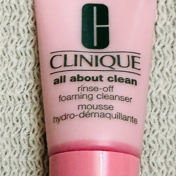 CLINIQUE 2 FOR 1. TRAVEL SIZE PRODUCTS. - Picture 7 of 10